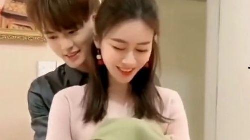 老公单位的小女生,老公单位小女生的职场魅力与成长故事